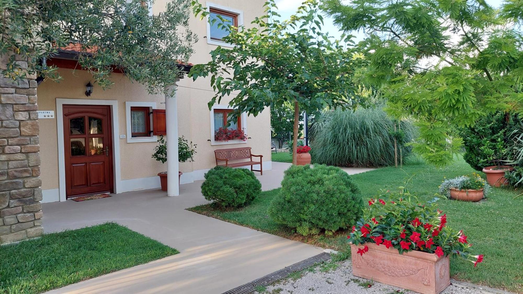Apartment Oaza Relax Koper Exteriör bild